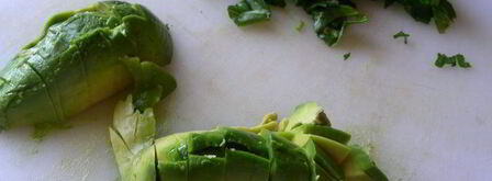 брускетта с авокадо и томатами черри. Шаг 4