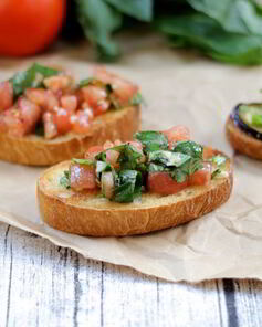 Брускетта с баклажанами и помидорами