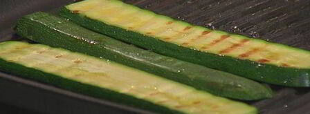 брускетта с чечевицей, фетой и цукини. Шаг 4