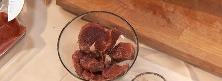 брускетта с говядиной и пармской ветчиной. Шаг 3