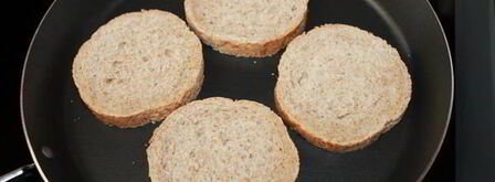 брускетта с грибами и свежими помидорами. Шаг 3