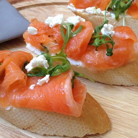 Рецепт брускетты с лососем