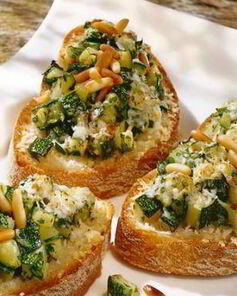 Брускетта с маринованным цуккини