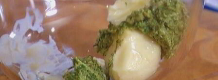 брускетта с моцареллой, помидорами и базиликом. Шаг 4