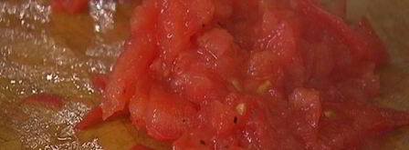 брускетта с помидорами, беконом и яйцом пашот. Шаг 8