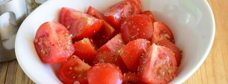 брускетта с помидорами черри и моцареллой. Шаг 7