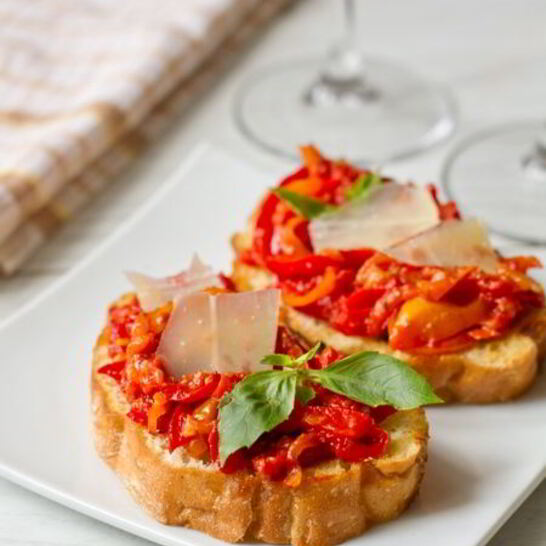 Рецепт брускетты с жареным сладким перцем