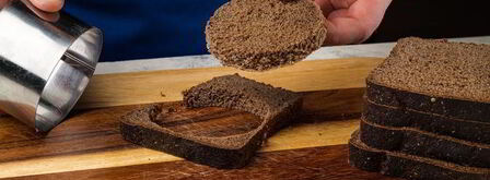 брускетты с печенью трески и муссом из авокадо. Шаг 6