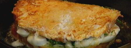 горячий бутерброд с моцареллой, шпинатом и соусом песто. Шаг 10