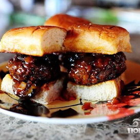 Рецепт бургеров с мясом, виски и халапеньо