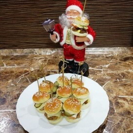 Рецепт фуршетных мини-бургеров с курицей фри