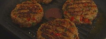 гамбургеры с ягнятиной, сладким перцем и базиликом. Шаг 11