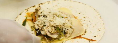 буррито с овощами и пряным филе. Шаг 12