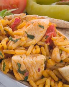 Буррито с цыпленком, рисом и салатом