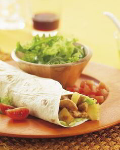 Мексиканская буррито с овощами, грибами и курицей