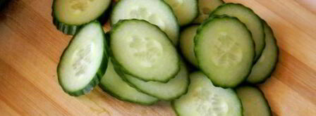 бутерброды с красной рыбой и огурцом. Шаг 6