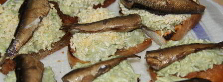 бутерброды со шпротами и авокадо. Шаг 6