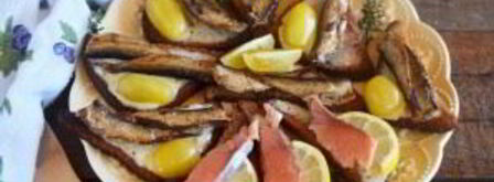 бутерброды со шпротами и копченой семгой. Шаг 10