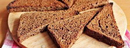 бутерброды со шпротами с черным хлебом. Шаг 4