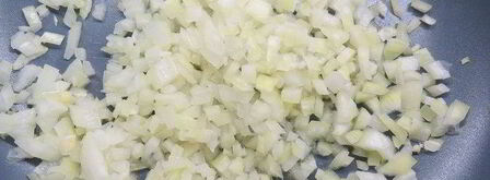 закусочные бутерброды с луком и яйцами. Шаг 5