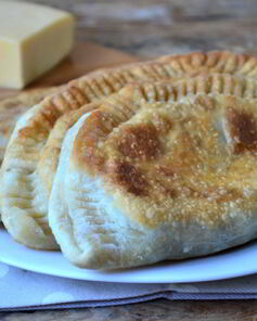 Чебуреки с грибами и сыром