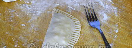 чебуреки с мясом и сыром. Шаг 13