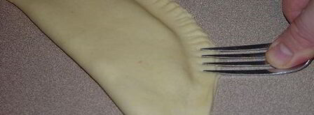 чебуреки с мясом на минеральной воде. Шаг 8