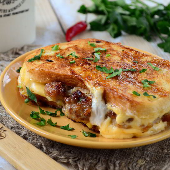 Рецепт чизбургера во французском тосте