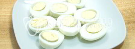 фаршированные яйца дед мороз. Шаг 3