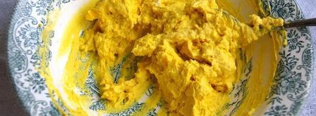 фаршированные яйца под майонезом. Шаг 3