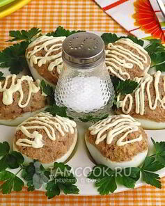 Яйца, фаршированные куриной печенью