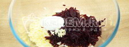 яйца, фаршированные свеклой и орехами. Шаг 5