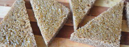 гренки из черного хлеба с кунжутом. Шаг 3