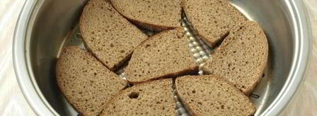 гренки из черного хлеба с яйцом и зеленью. Шаг 5