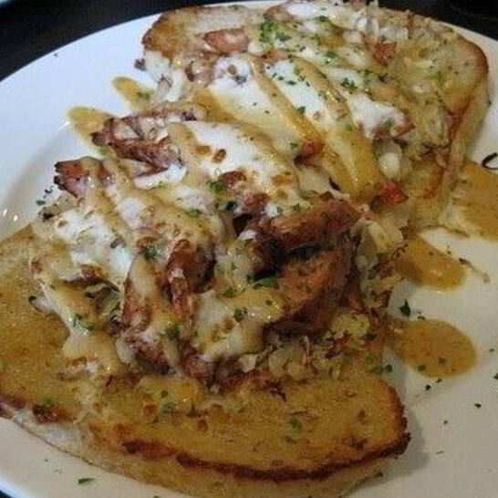 Рецепт гренков с курицей и сыром