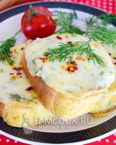 Гренки с сыром и чесноком в духовке