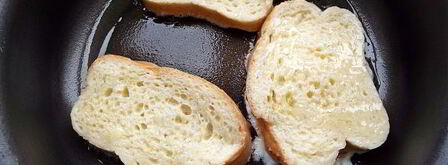 гренки с сыром и яйцом на сковороде. Шаг 11