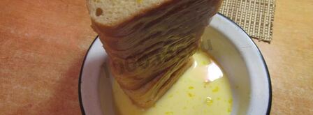 сладкие гренки с яйцом и молоком. Шаг 10