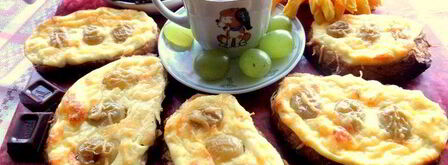 запеченные гренки с творогом и виноградом. Шаг 10