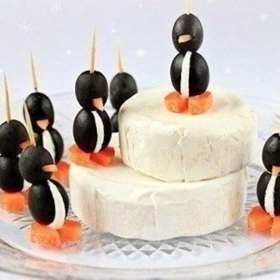 Рецепт канапе пингвинчики из оливок и сыра