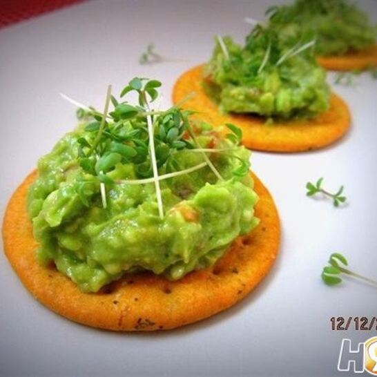 Рецепт канапе с гуакамоле