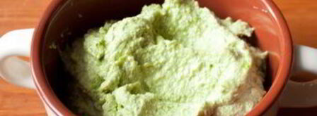 канапе с кремом из феты и песто с томатами. Шаг 3