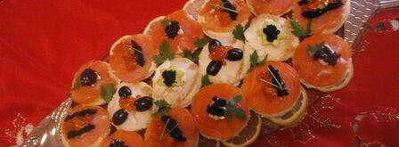 канапе с лососем и ароматным маслом. Шаг 5