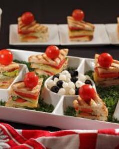 Канапе с сыром и помидорами черри