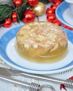 Холодец из куриных окорочков в мультиварке с желатином