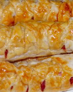 Хот-дог из слоеного теста