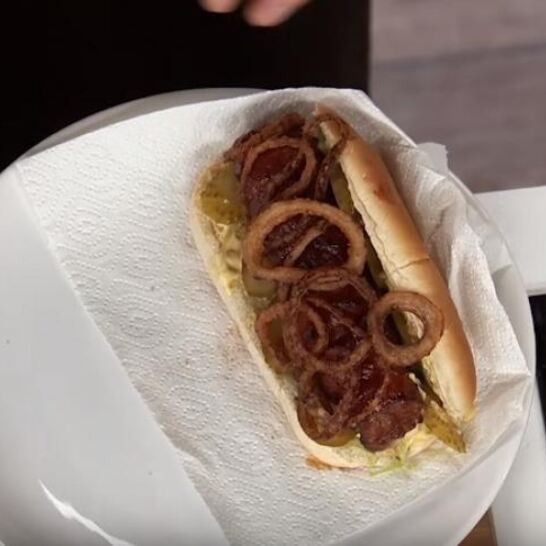 Рецепт хот-дога с беконом и луком фри