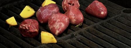 хот-дог с сердцем индейки, овощами и брынзой. Шаг 5