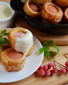 Мини-сосиски в тесте