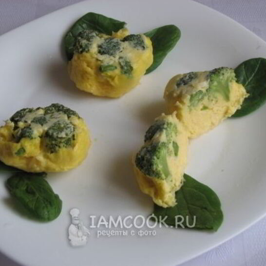 Рецепт брокколи в сырном омлете с чесноком